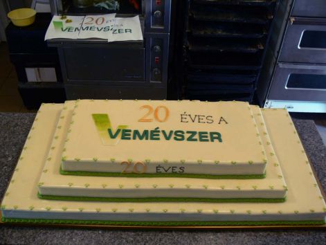 ceges_torta_400_szeletes.jpg ceges_torta_400_szeletes.jpg